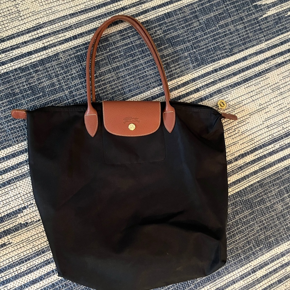 Longchamp tote in excellent condition